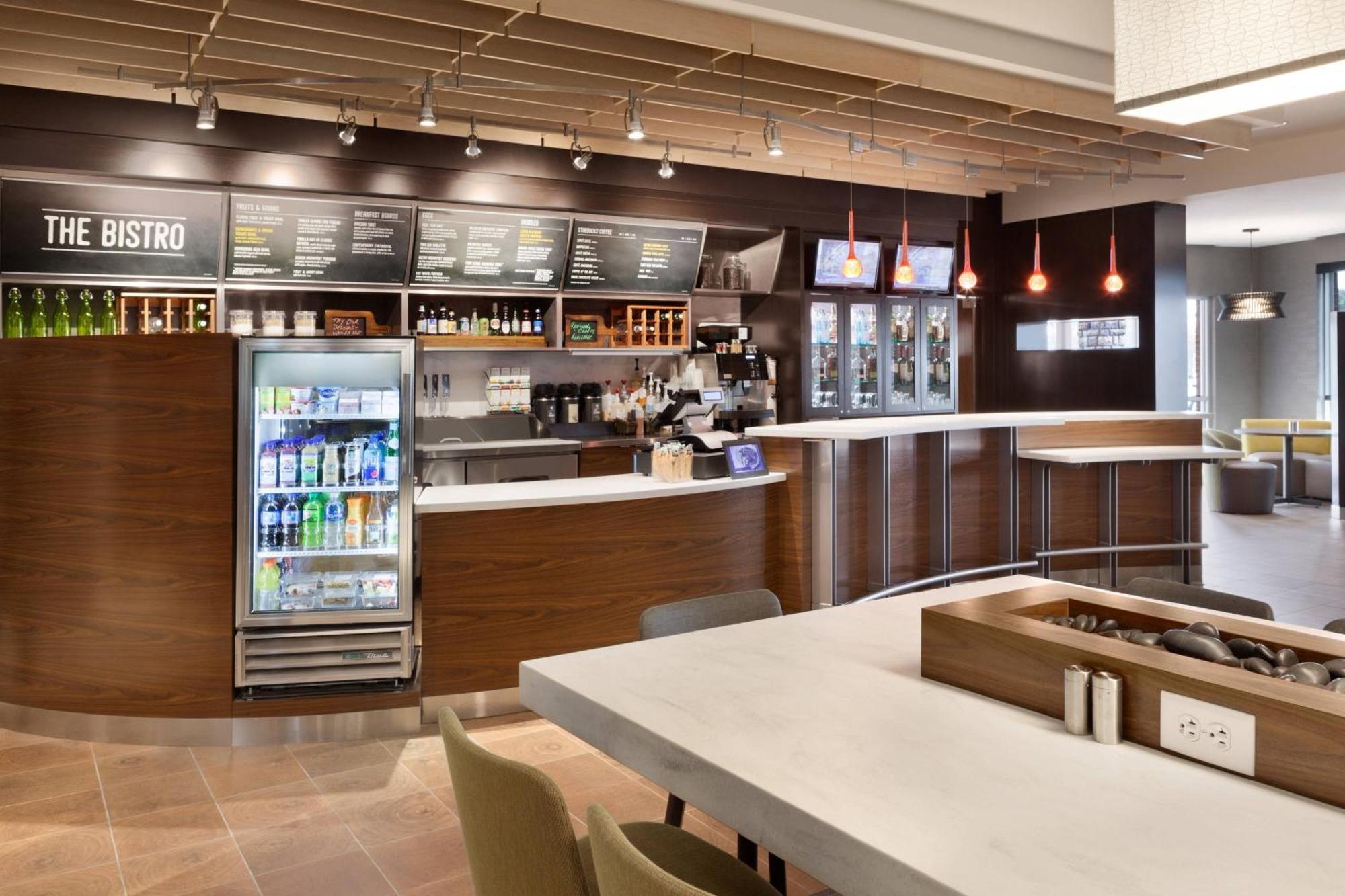 Courtyard By Marriott Boston Dedham/Westwood Hotel Eksteriør billede
