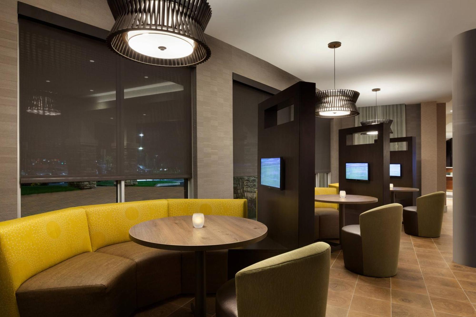 Courtyard By Marriott Boston Dedham/Westwood Hotel Eksteriør billede