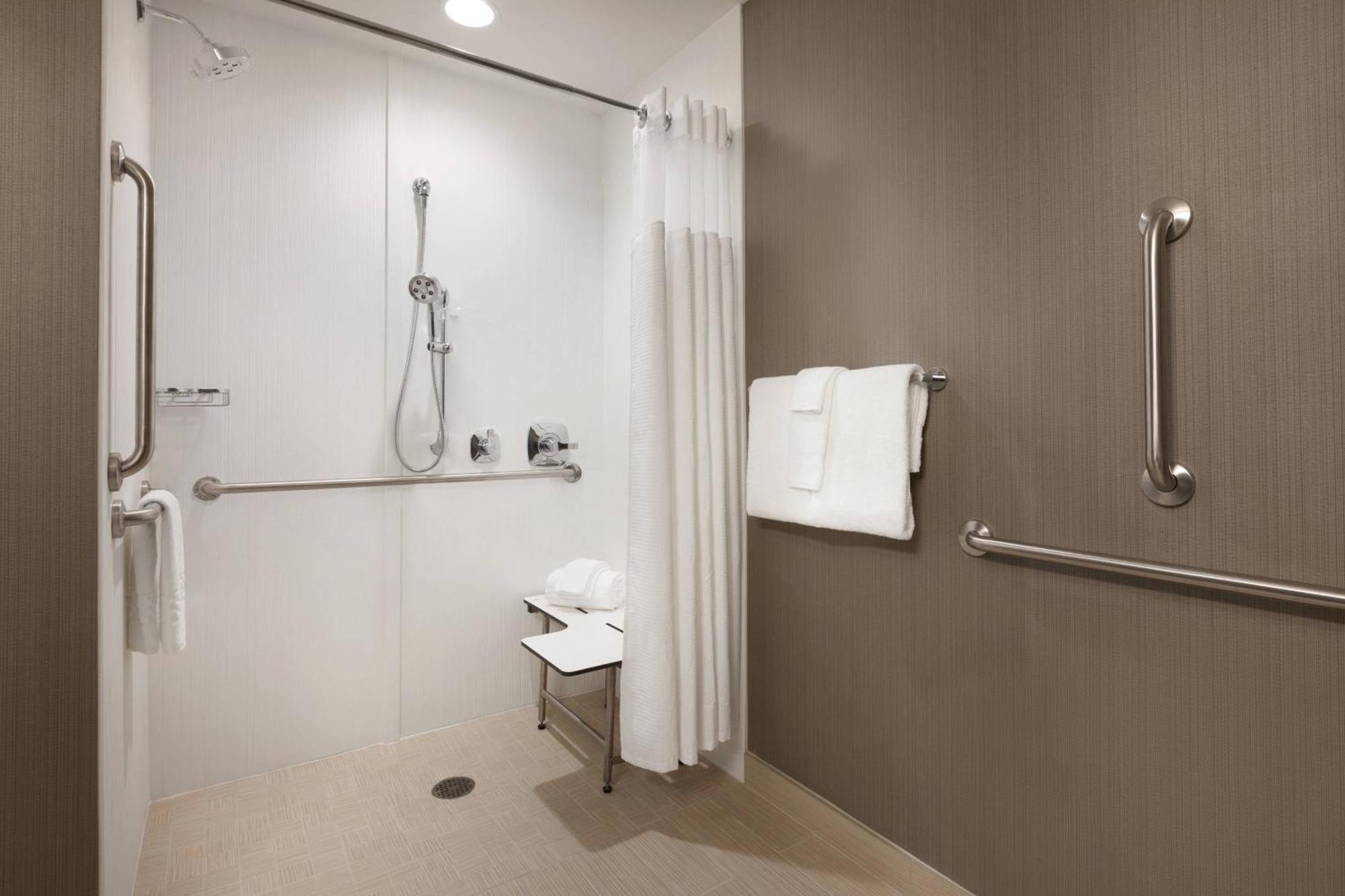 Courtyard By Marriott Boston Dedham/Westwood Hotel Eksteriør billede
